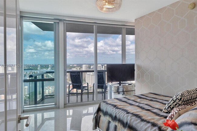 Building Photo - 17121 Collins Ave