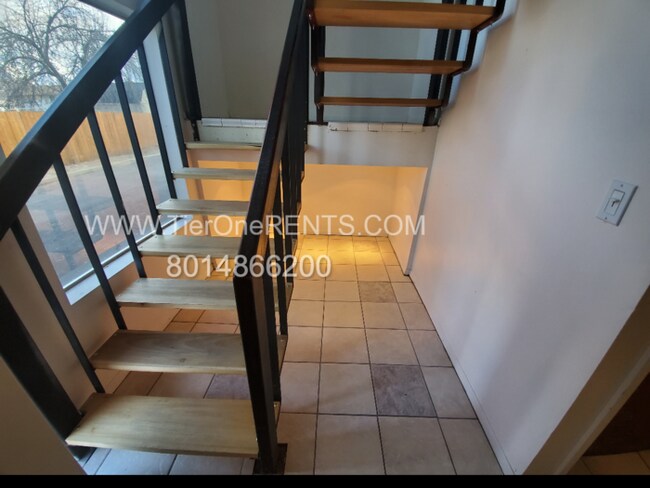 Building Photo - This property offers a NO DEPOSIT option a...