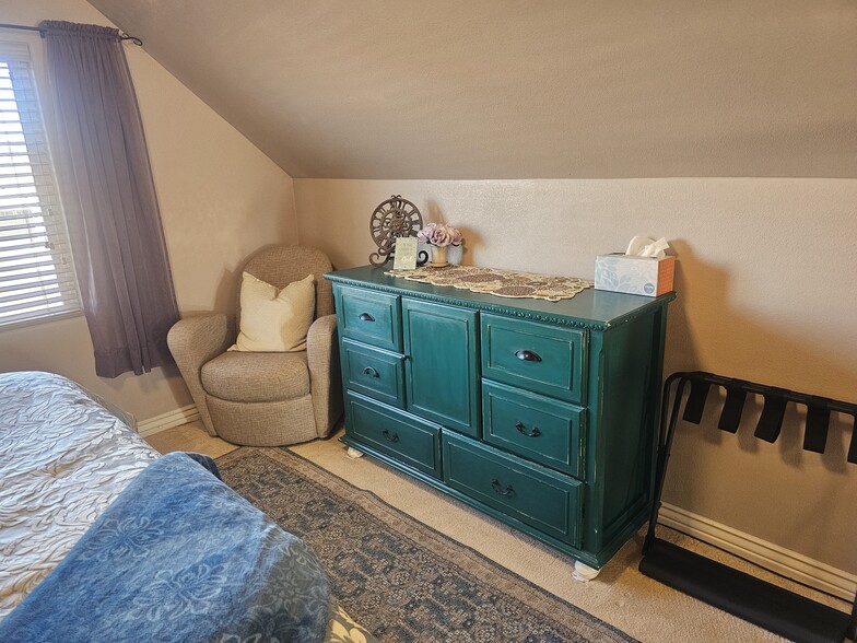 Building Photo - 2353 S Sandia Rd