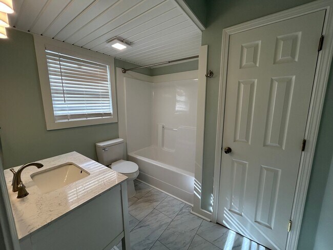 Building Photo - 229 N Church Ave