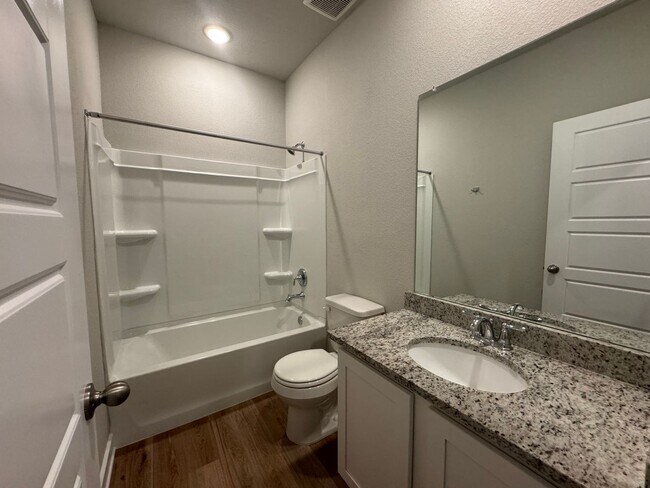 Building Photo - 784 Staglin St