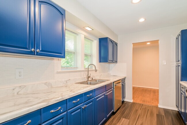 Building Photo - Fantastic 1bd/2ba home! Let yourself in!