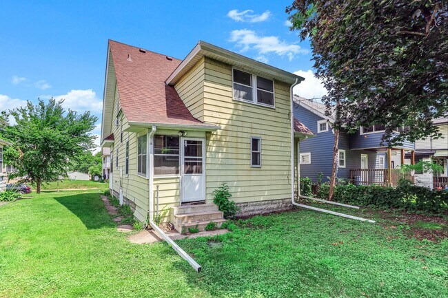 Building Photo - 884 Iglehart Ave