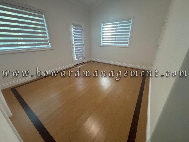 Building Photo - 2017 Centinela Ave