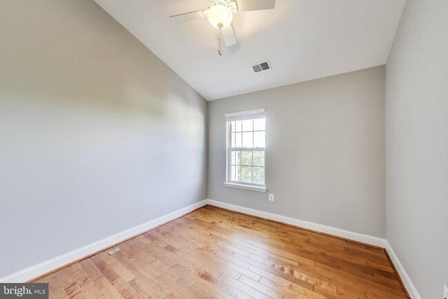 Building Photo - 12804 Short Hills Dr