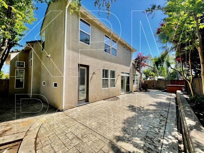Building Photo - 5879 Riverbank Cir