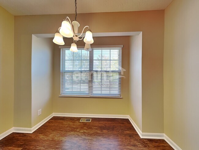 Building Photo - 2422 Hilliard Dr