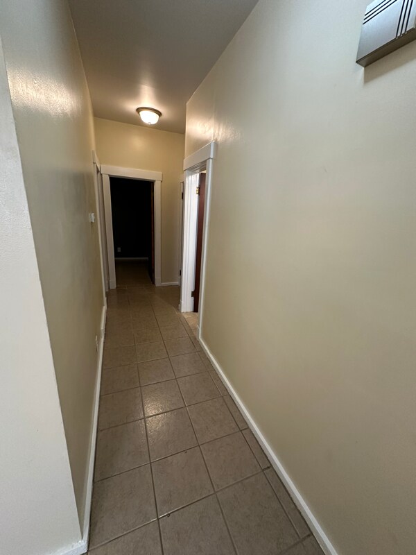 Building Photo - 2411 Vine St