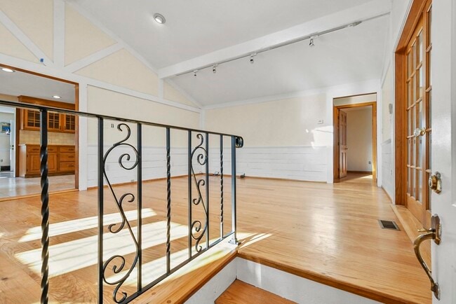 Building Photo - 72 Cambridge Rd