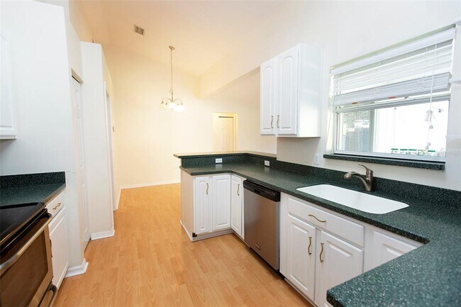 Building Photo - 5207 SW 79 Terrace