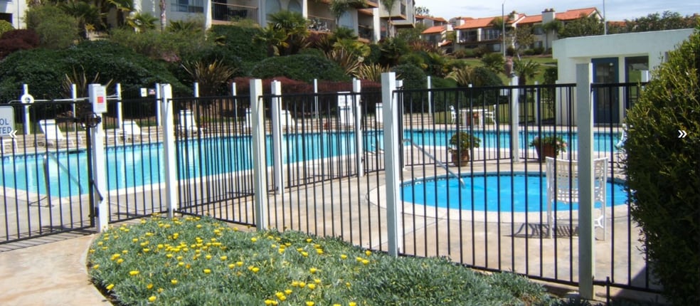 Community amenties...pool, spa, sauna and club house - 916 Caminito Estrada