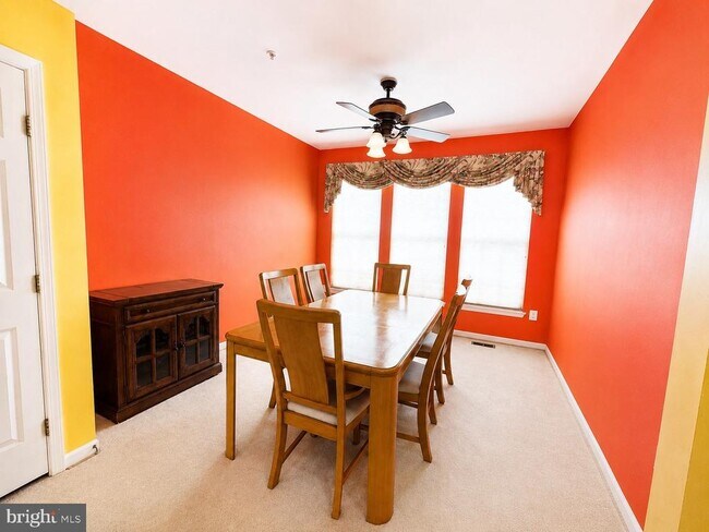 Building Photo - 4302 Begonia Dr