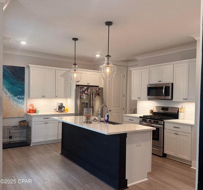 Building Photo - 2129 Sedges Ave