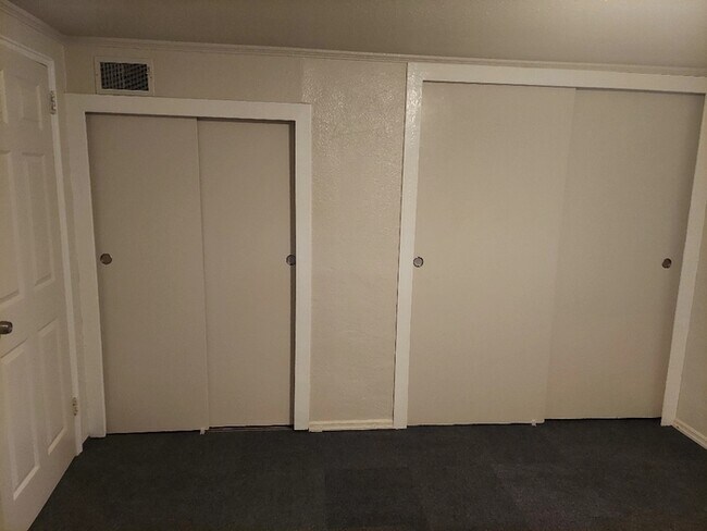 Building Photo - 2 Bedroom 1 Bathroom