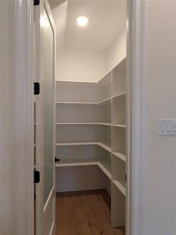 Building Photo - 913 Jamestown Ln