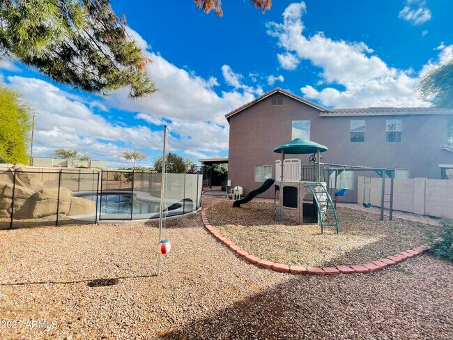 Building Photo - 4580 E Del Rio St