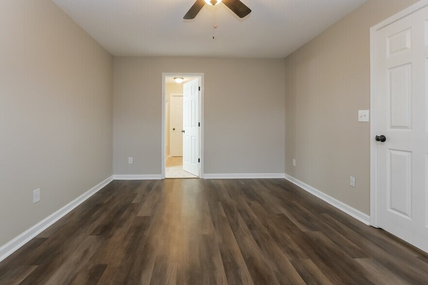 Building Photo - 11195 Knotty Pine Pl