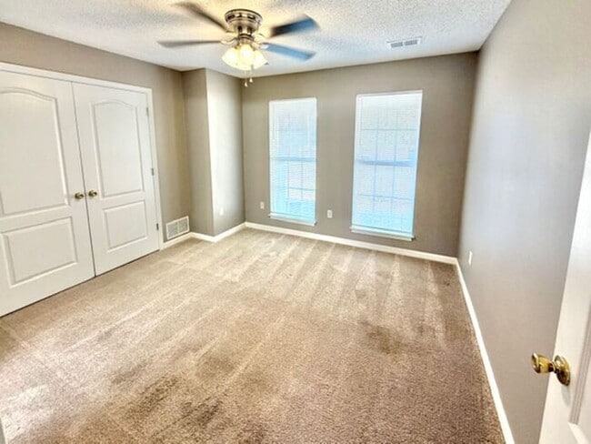 Building Photo - Spacious 3 Bedroom 2 Bath Home With Large Bonus Room Availalbe In Southaven