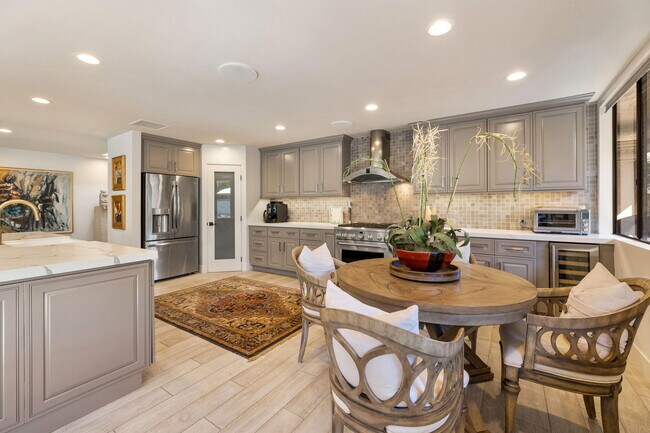 Building Photo - 76 Princeton Dr