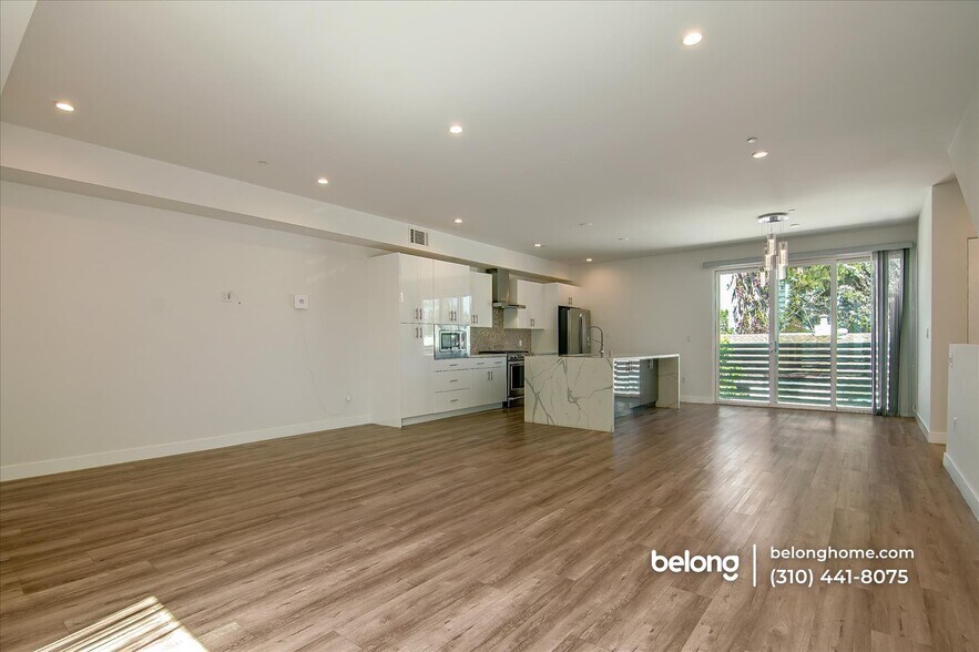 Building Photo - 5424 Camellia Ave