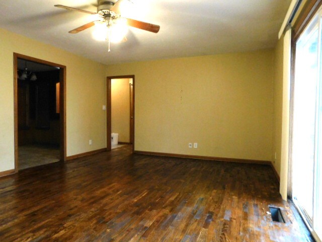 Building Photo - 116 S Grandview St