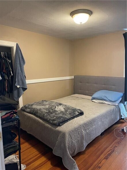 Building Photo - 12 Third School St