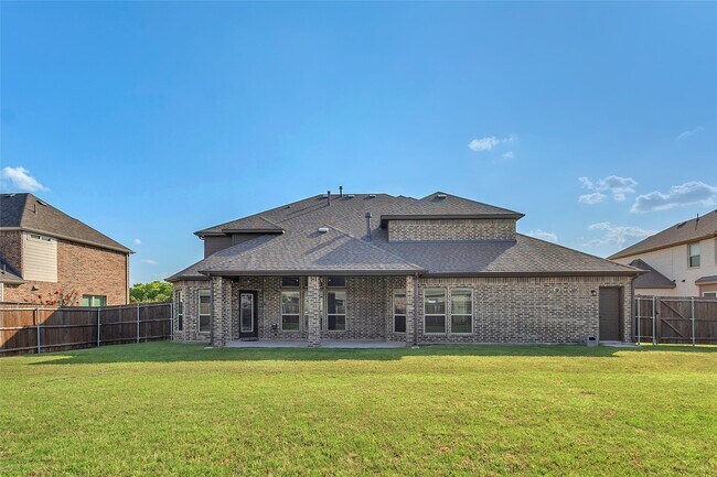 Building Photo - 1209 Rogers Parkway