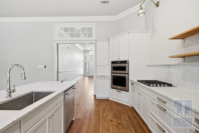 Building Photo - 41 Stillmeadow