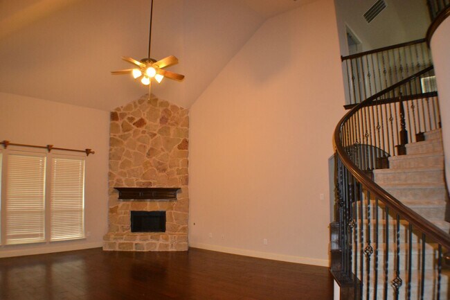 Building Photo - 6 Bed 4 Bath House for Lease - Plano - GOOD LOCATION!