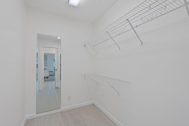 Building Photo - 1821 Westlake Dr
