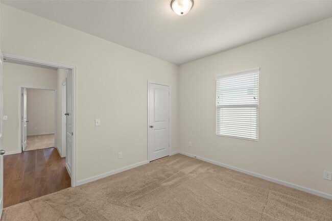 Building Photo - 10072 Pappas Dr