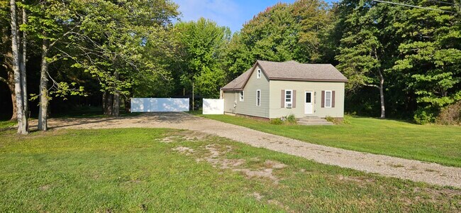 Building Photo - W2RBB LLC