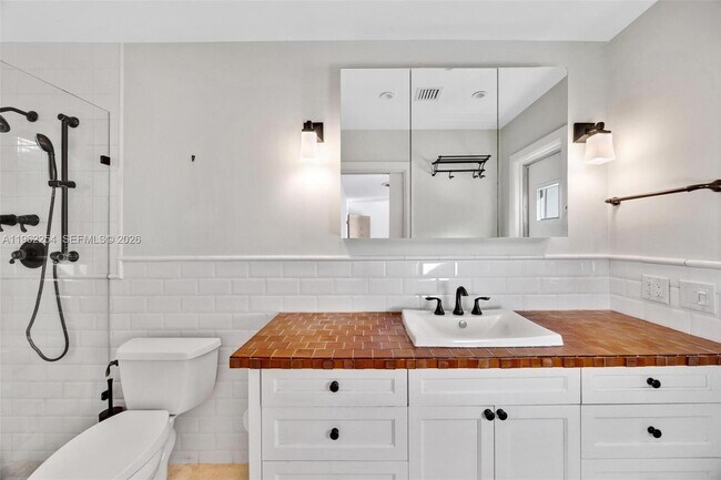 Building Photo - 6630 SW 102nd St