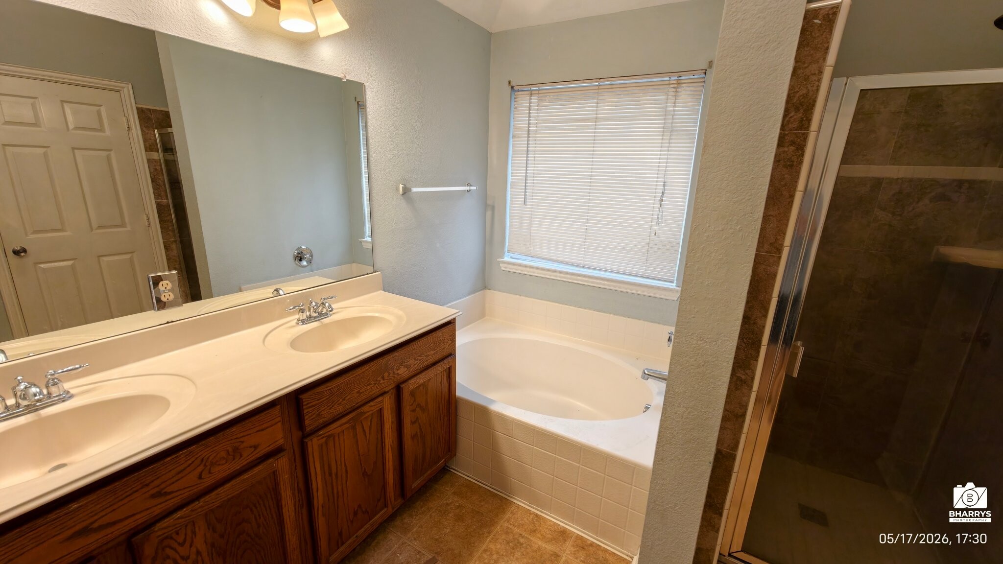 Building Photo - 304 Hummingbird Dr