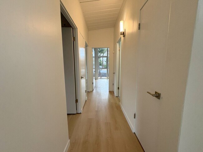 Building Photo - Newly Remodeled Single Family Home Available Now!