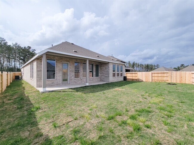 Building Photo - 17850 Aile Pierre Pass