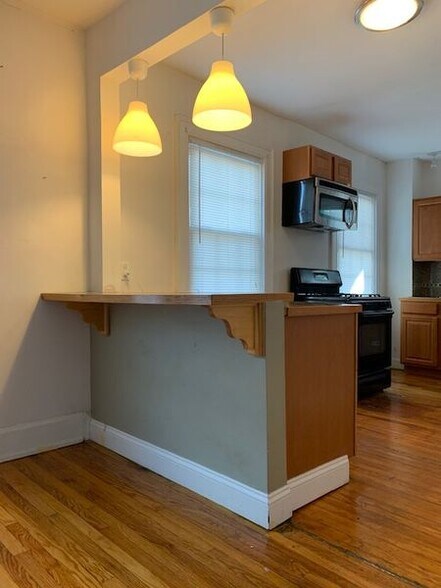 Building Photo - 931 Nassau St