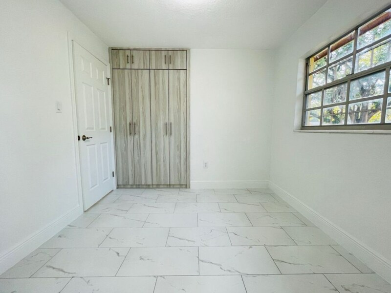 Building Photo - 1015 Galsworthy Ave