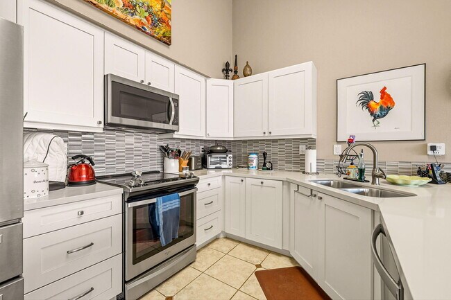 Building Photo - 42654 Sand Dune Dr