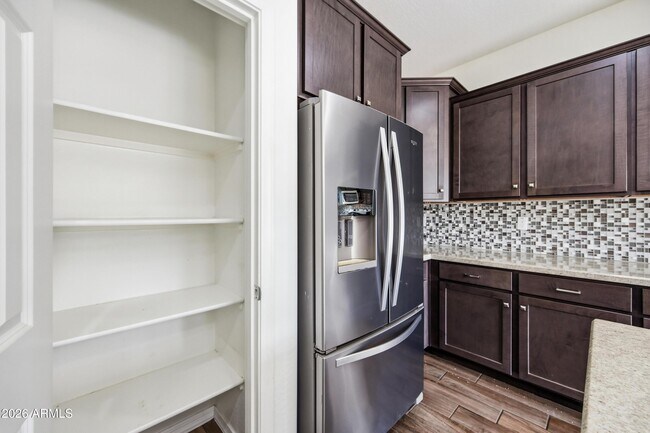 Building Photo - 668 N Sparrow Ct