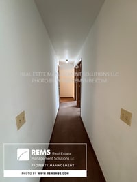 Building Photo - 554 E Slifer St