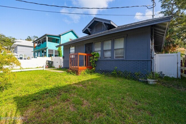 Building Photo - 121 Bellevue Ave