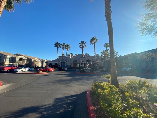 Building Photo - SW!! First floor unit with Balcony!! Gated!! Clubhouse!!  Community pool!! Spa!! Exercise Room!! ...