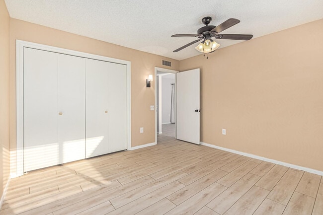 Building Photo - 20014 N Conquistador Dr