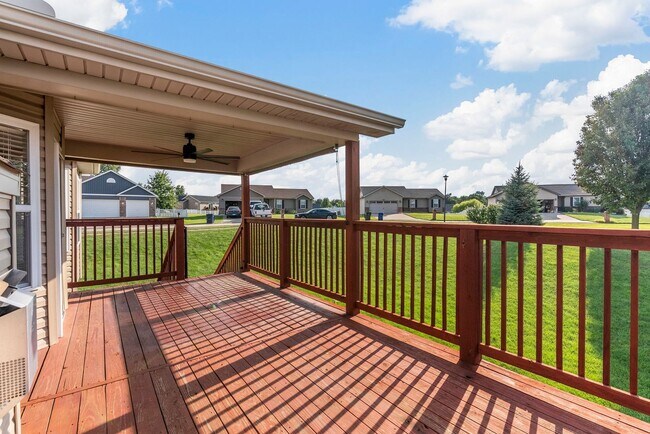 Building Photo - Spacious 3-Bed, 3-Bath Home in Wentzville