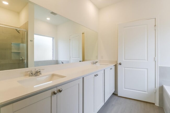 Building Photo - 1624 Boggy Crk Rnch Rd