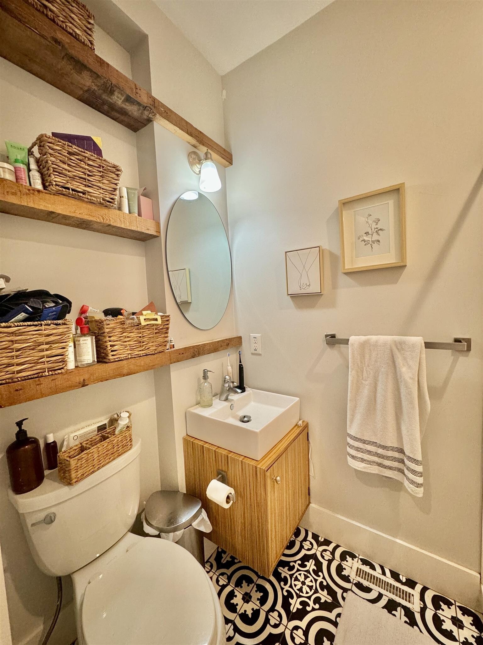 Building Photo - 75 Kinnaird St