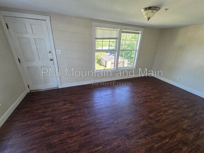 Building Photo - 41 Westwood Pl