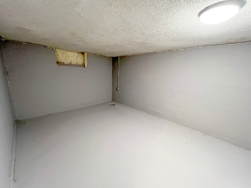 Building Photo - 2215 45th Ave NE