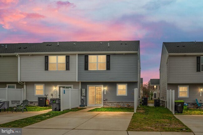 Building Photo - 7233 Statesman Blvd